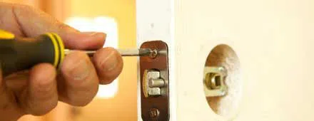 Affordable Locksmith Services Roslyn Heights, NY 516-447-0161 - 24-hour-lock-key-01